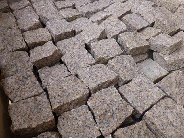Buy paving slabs and paving stones of yellow granite Zheltau-2