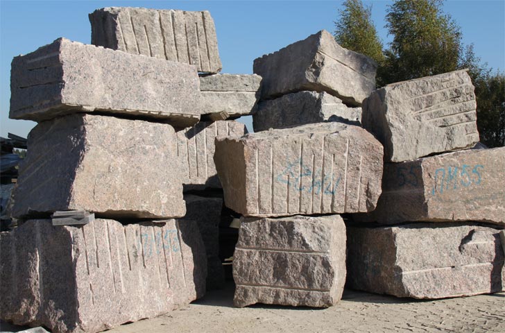 Granite blocks of a deposit the Vozrozhdenie.  =>Following