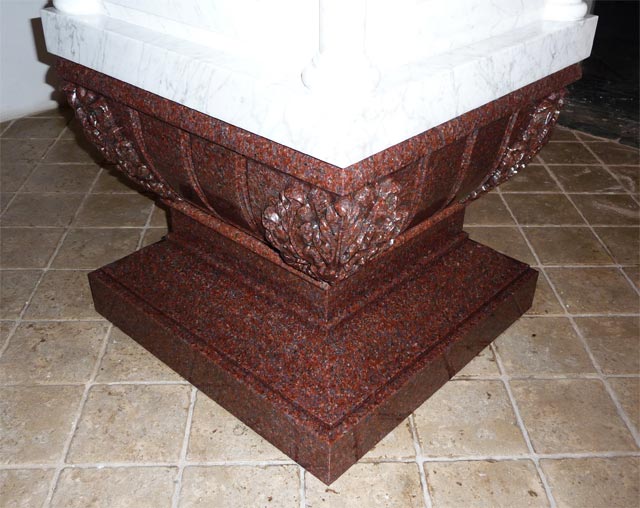 Pedestal of a stone of an unction from granite Imperial Red, India  =>Following