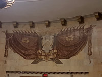 Мозаичное панно из натурального камня в вестибюле станции метро «Площадь Революции» с использованием шокшинского кварцита