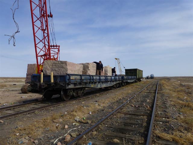 Arrangements for delivery of granite blocks in St. Petersburg can now PetroMramor  =>Following