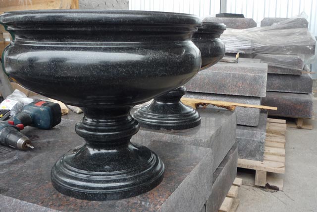 Vases from a gabbro-diabase.  =>Following