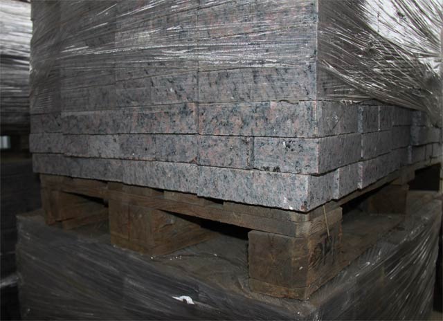 Stone blocks granite thermoprocessed in the size 100х100 and 100х200 mm.  =>Following