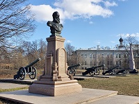 Памятник Великому Князю Михаилу Николаевичу в Военно-историческом музее артиллерии Санкт-Петербурга